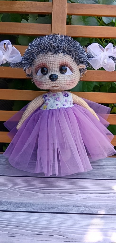 Вязаная игрушка ежик