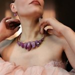 Колье из натурального кварца сирень