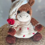 Лошадка вязаная