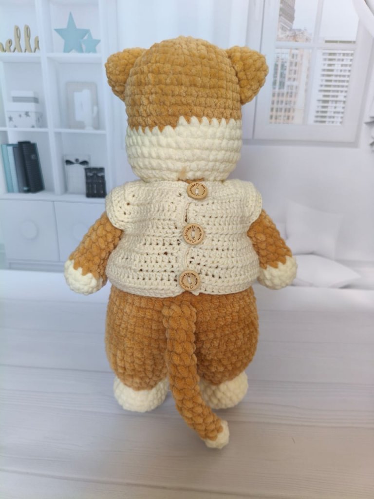 Котёнок вязаный