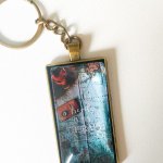 Винтажный Брелок «Travel is my Therapy»