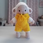 Вязаная игрушка овечка
