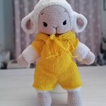 Вязаная игрушка овечка
