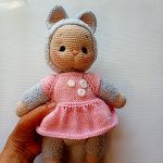 Вязаная игрушка зайка