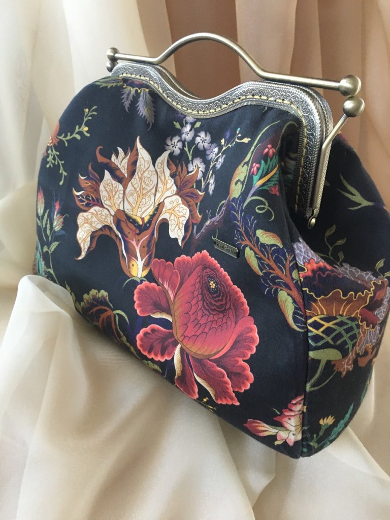 Сумка-саквояж «Аленький цветочек «