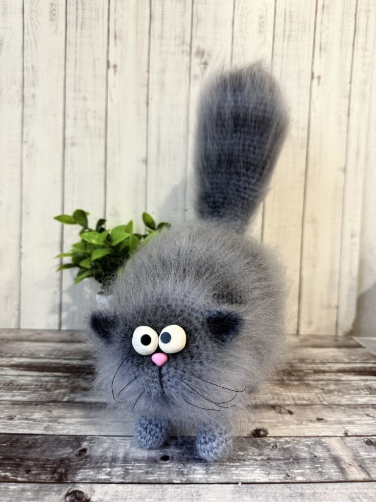 Вязаный кот