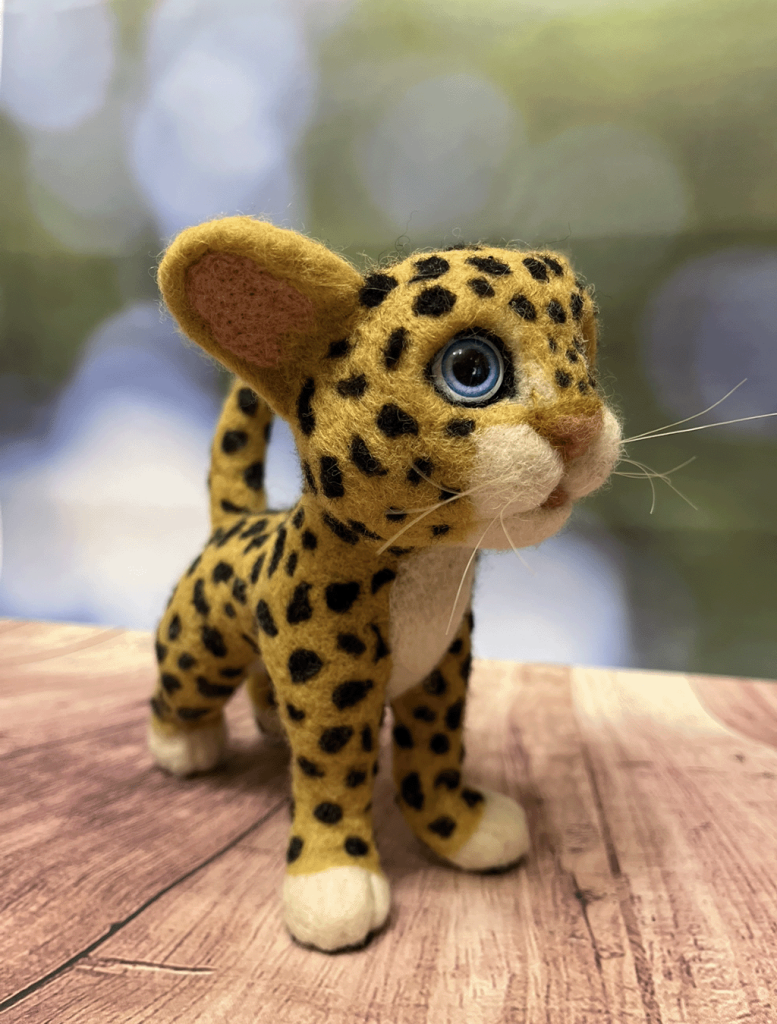 Леопардик. Игрушка из шерсти