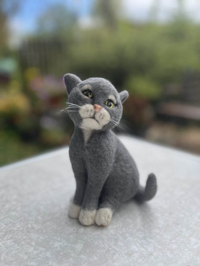 Котик. Игрушка из шерсти