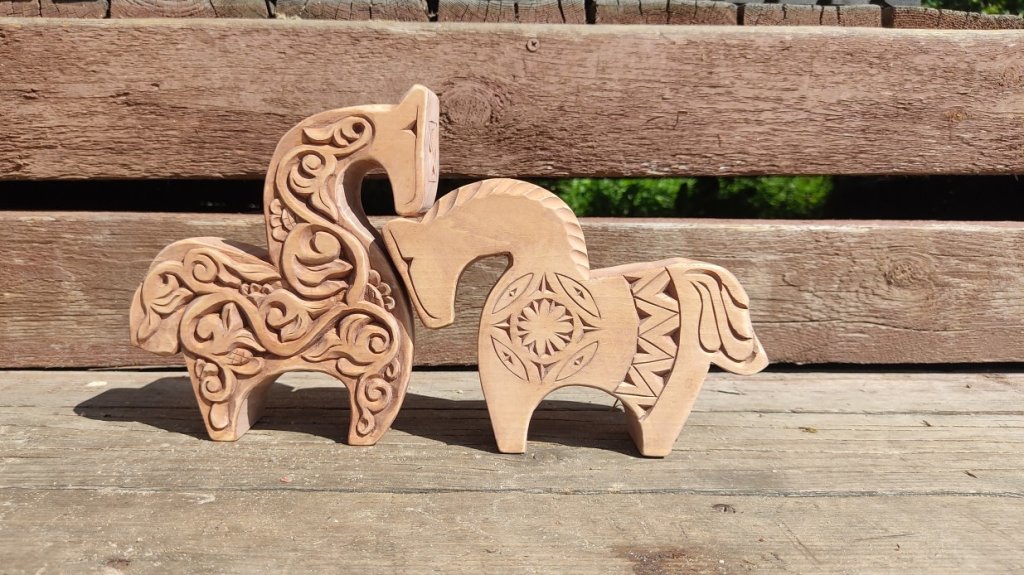Интерьерные фигурки. Коники — неразлучники