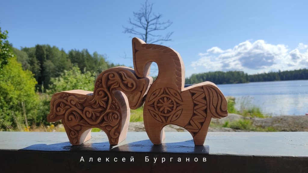 Интерьерные фигурки. Коники — неразлучники