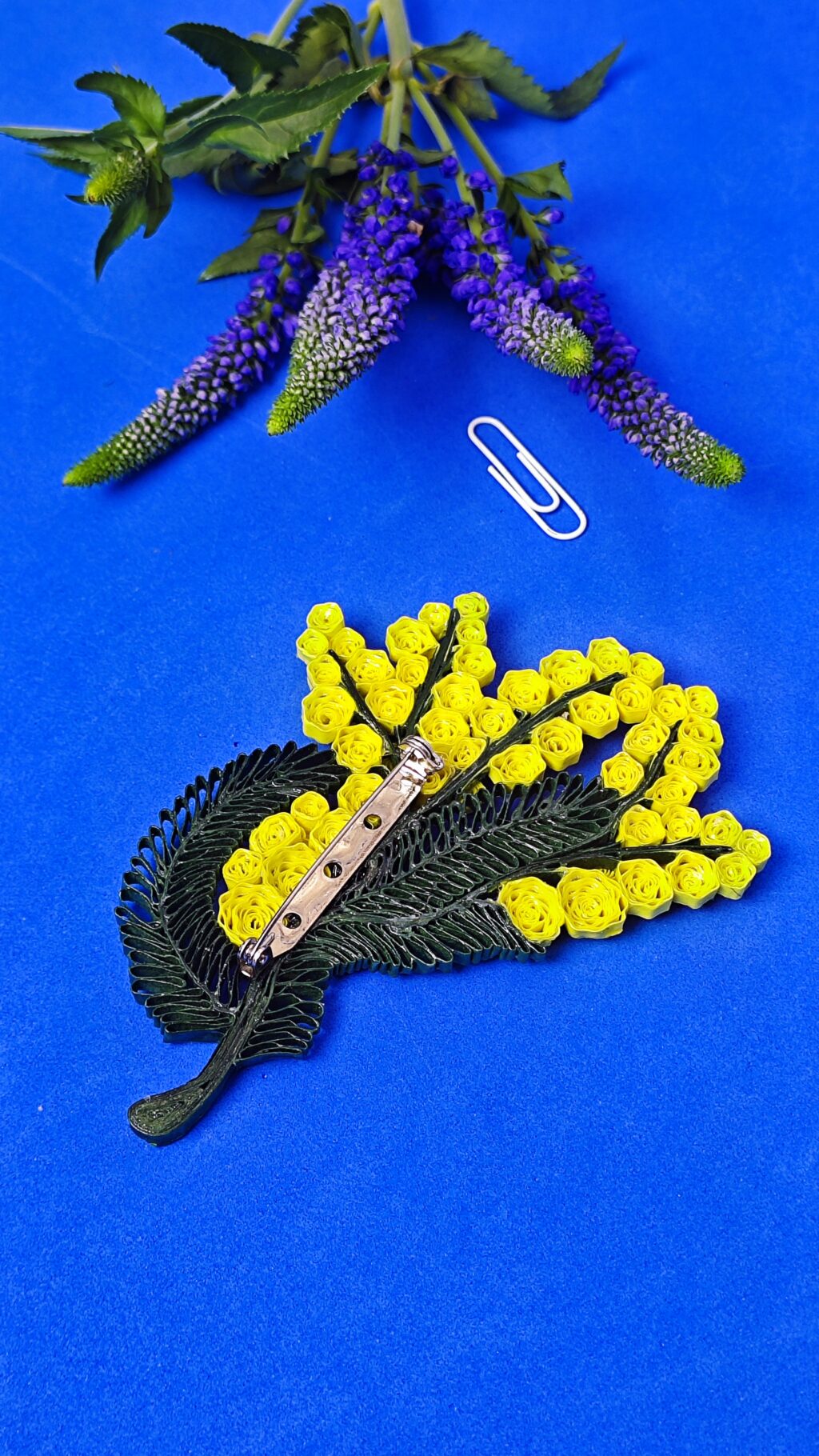Брошь квиллинг «Мимоза»