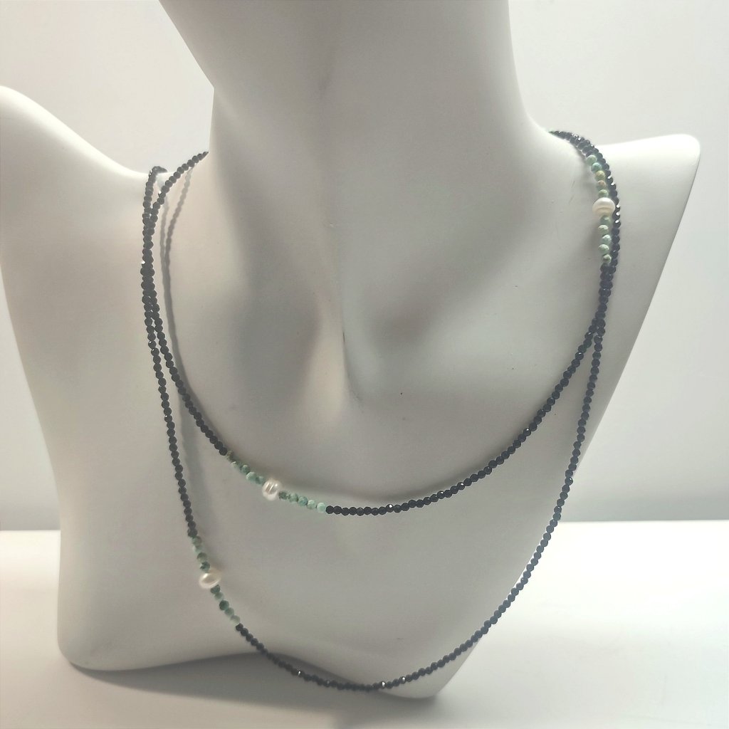 Сотуар из шпинели и бирюзы