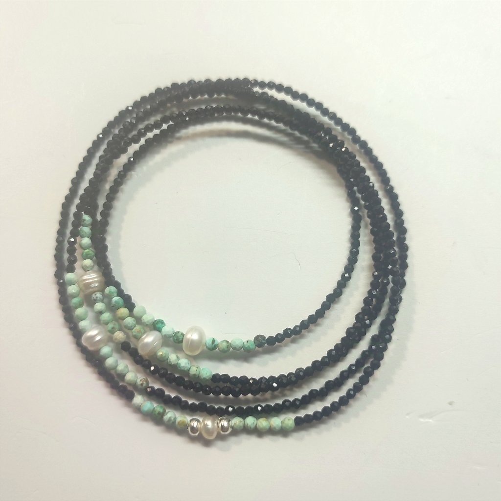 Сотуар из шпинели и бирюзы