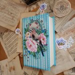 Деревянный ларец с сойкой. Шкатулка