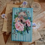 Деревянный ларец с сойкой. Шкатулка