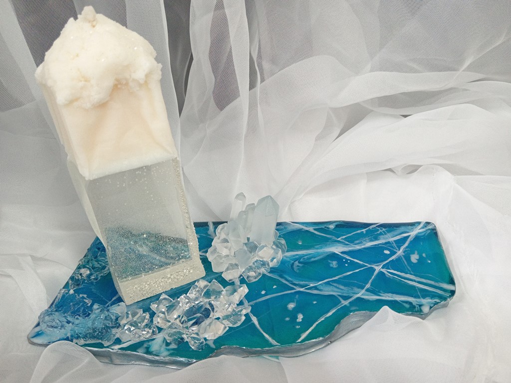 Статуэтка — аромасвеча ручной работы «Байкальские торосы»