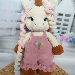 Единорог вязаный