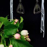 Металлические серьги с элементами квиллинг-графика