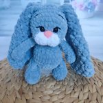 Зайка вязаный