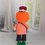 Кукла вязаная интерьерная «Шляпник»
