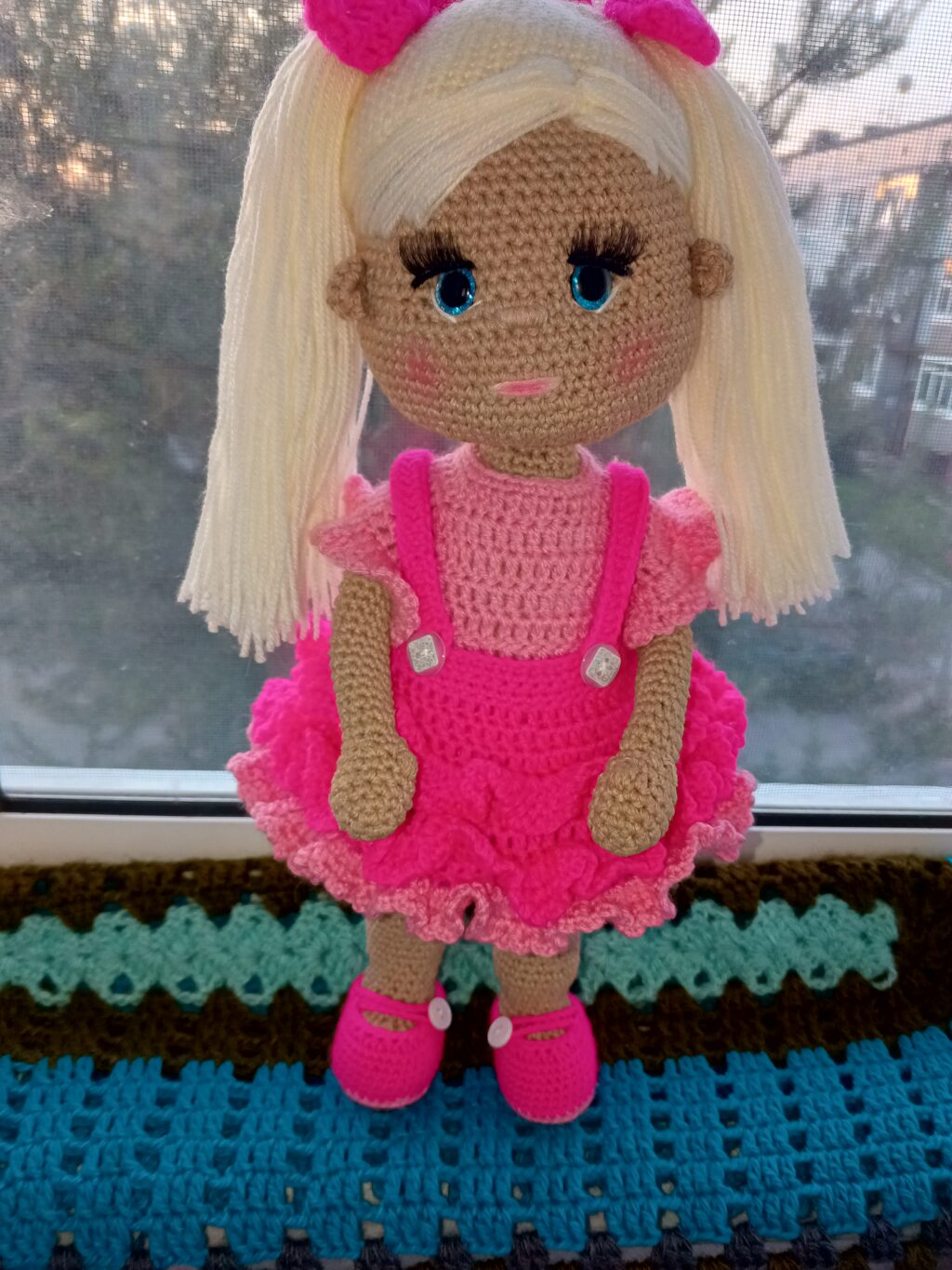 Куколка блондинка.