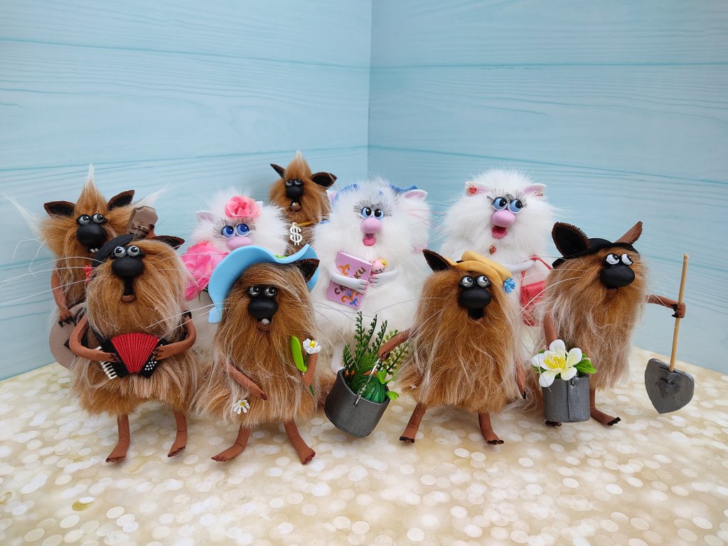 Сувенирные коты в ассортименте