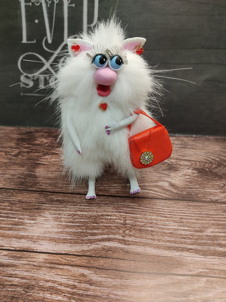 Сувенирные коты в ассортименте