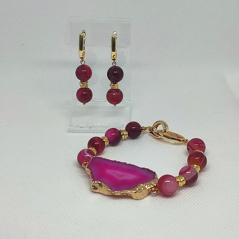 Малиновый агат