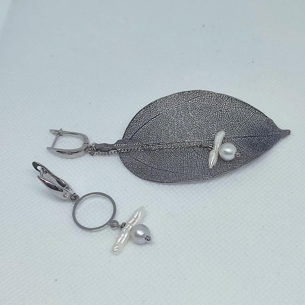 Лист и жемчуг