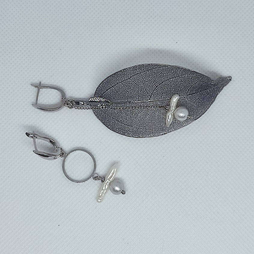 Лист и жемчуг