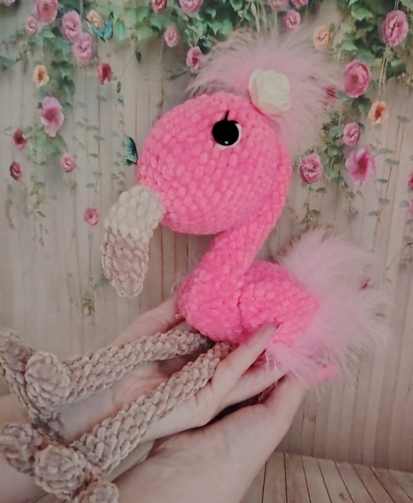 Розовый фламинго