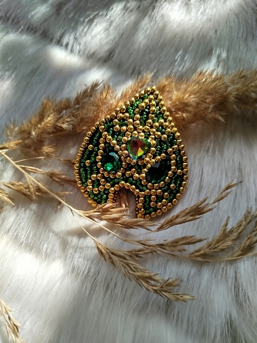 Брошь Кокошник изумрудный