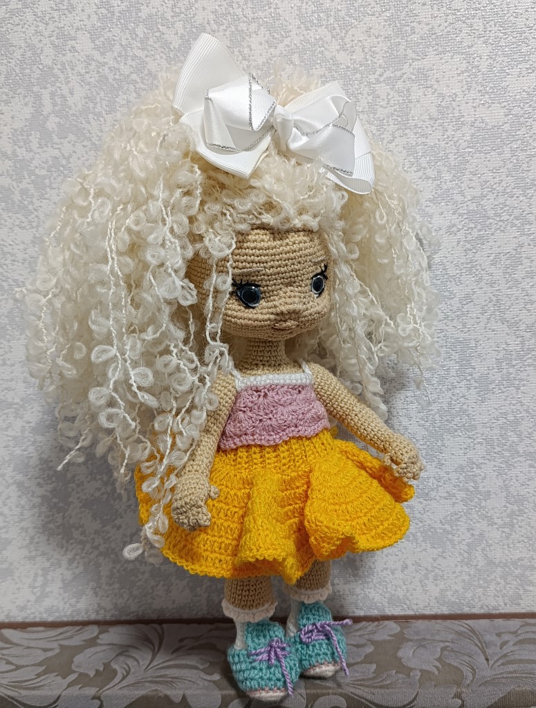 Кукла вязаная Лёлечка