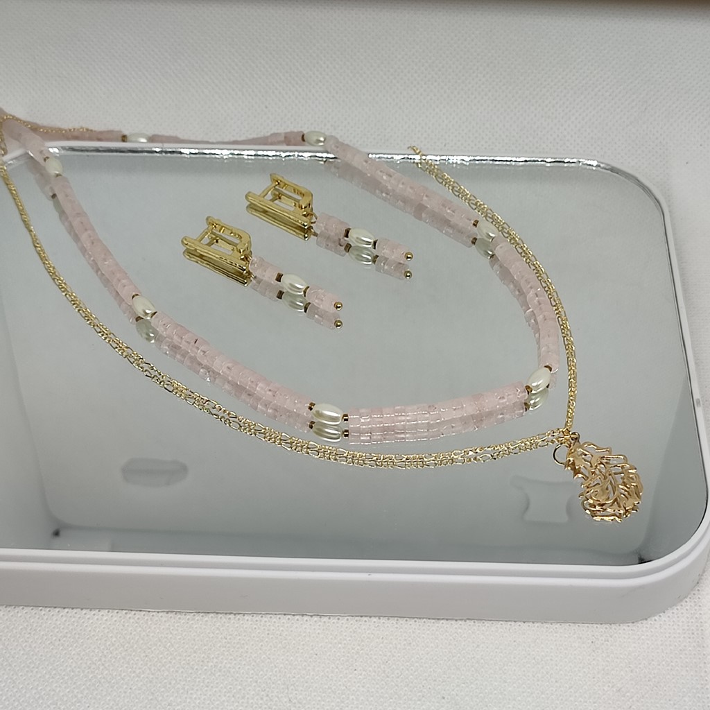 Нежный розовый кварц