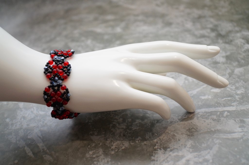 Женский браслет Божья коровка