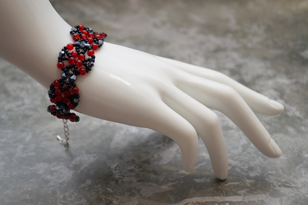 Женский браслет Божья коровка