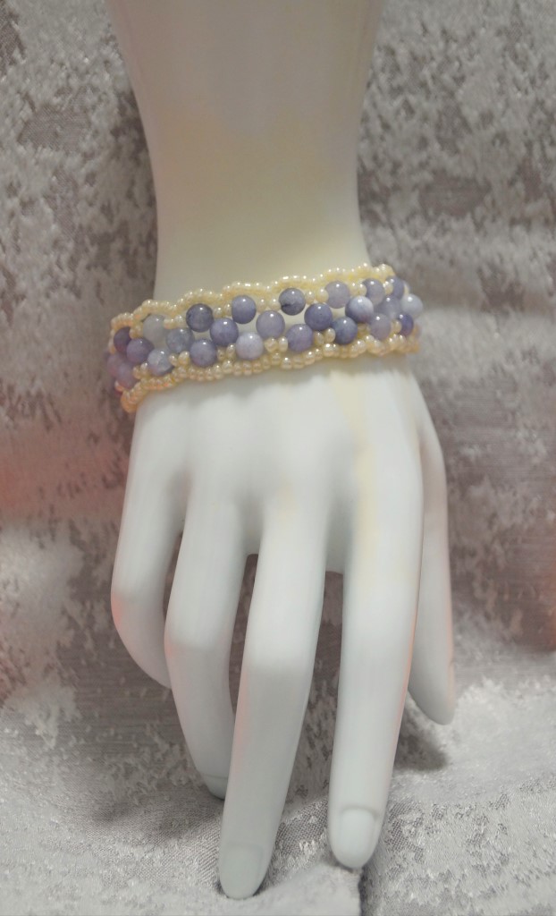 Женский браслет Волна из натурального камня аквамарин