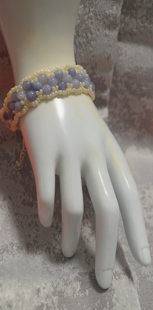 Женский браслет Волна из натурального камня аквамарин