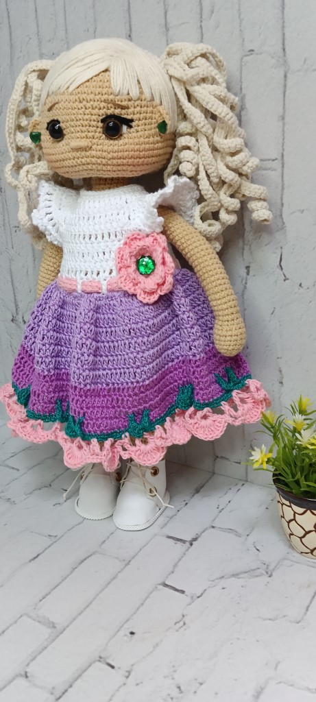 Куколка вязаная