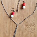 Комплект бижутерии из серёжек и колье с кораллом и агатом