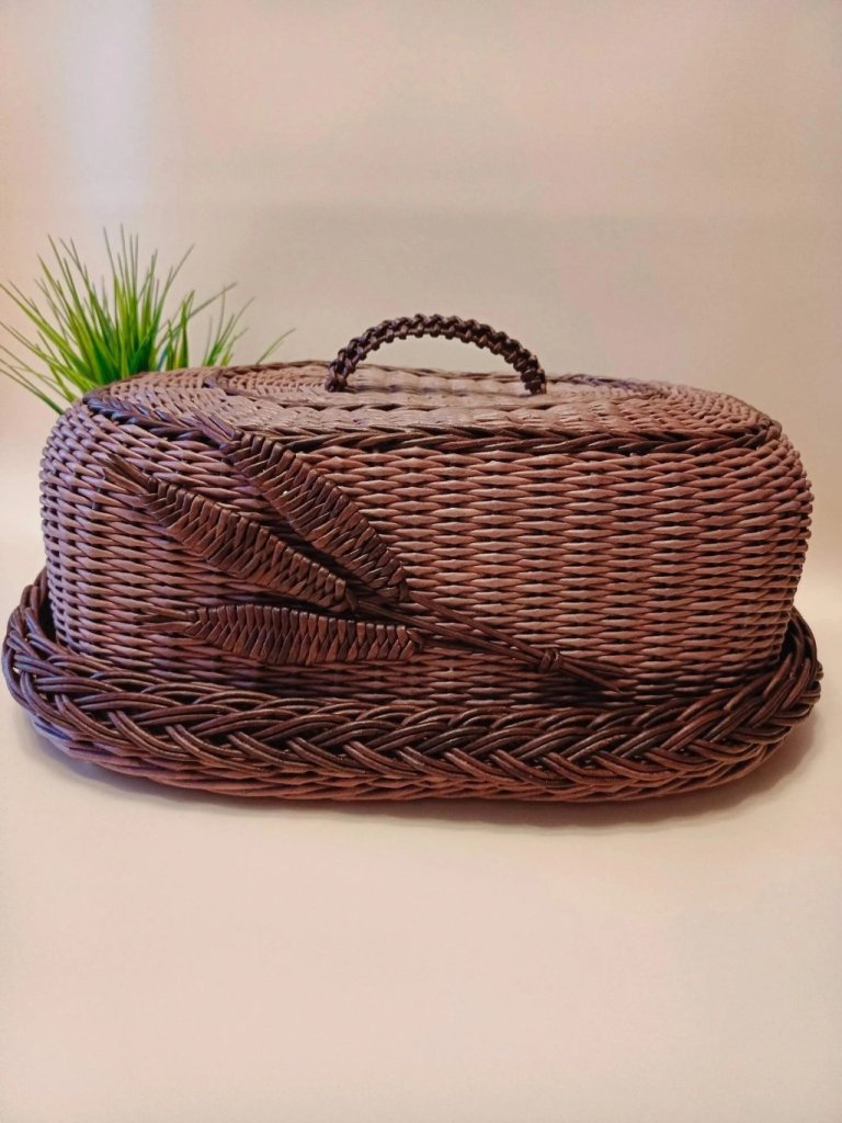 Плетенная хлебница