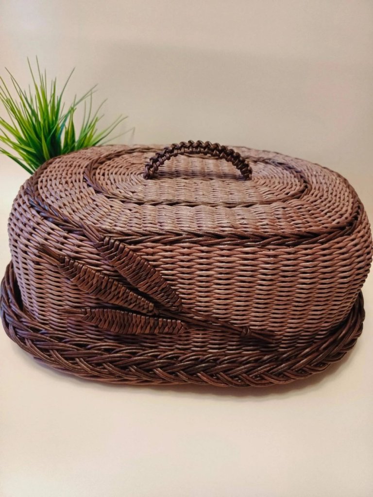 Плетенная хлебница
