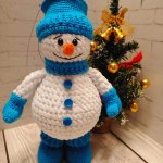 Вязаный снеговичок