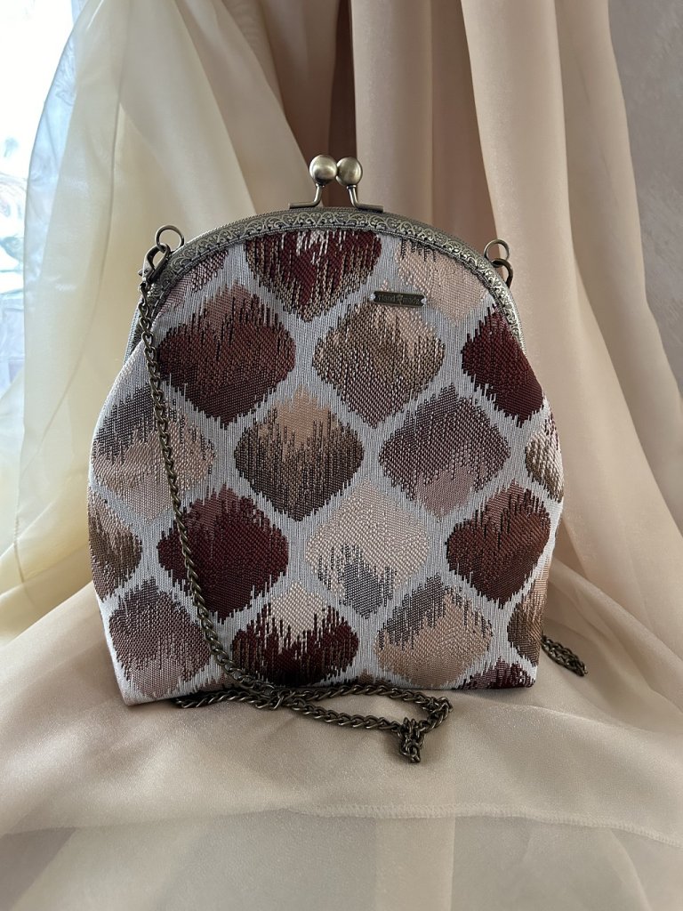 Сумочка с фермуаром «Ромбы»