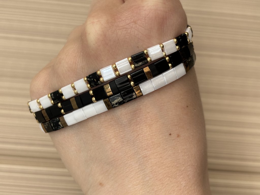 Браслет из японского бисера