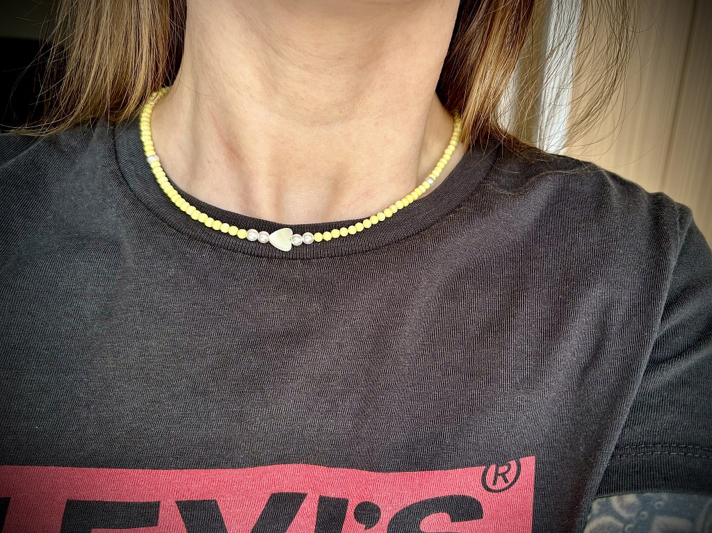 Чокер из лимонных фианитов