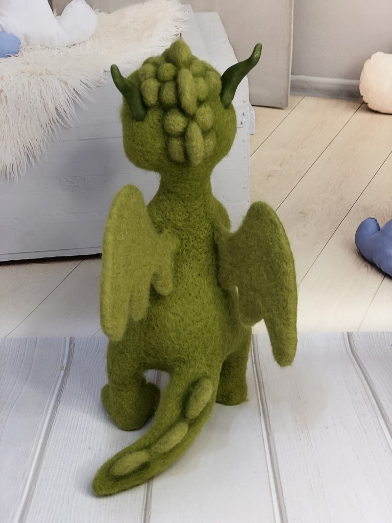 Дракон. Игрушка из шерсти