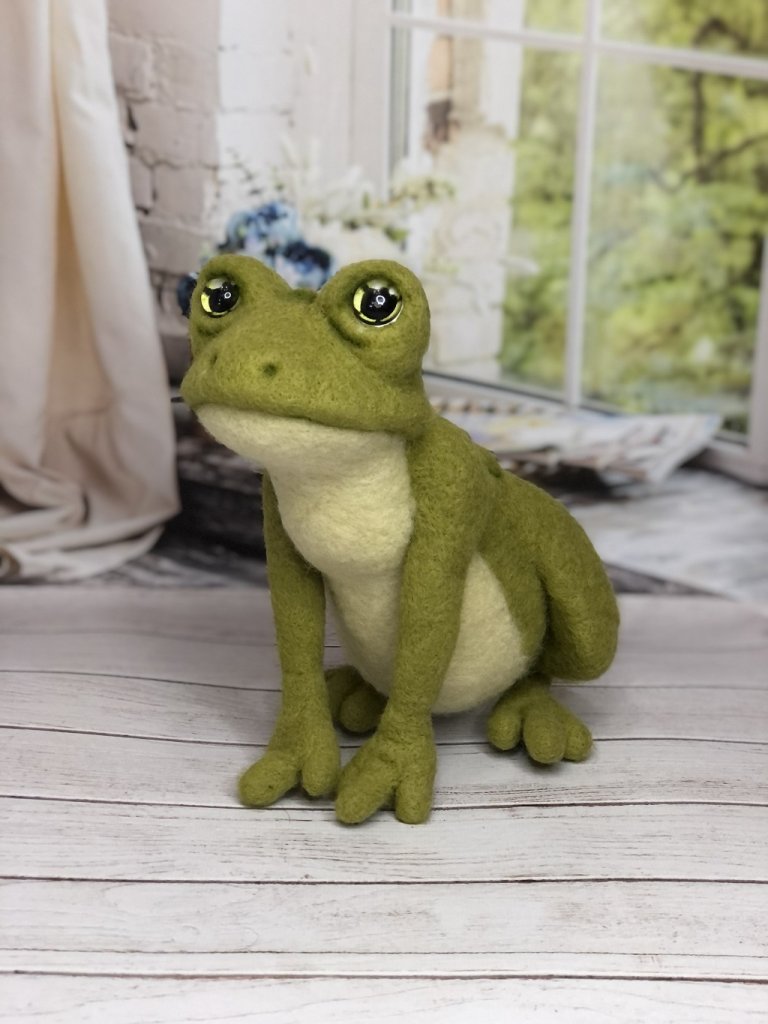 Лягушка. Игрушка из шерсти