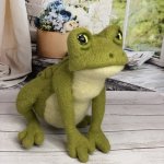 Лягушка. Игрушка из шерсти