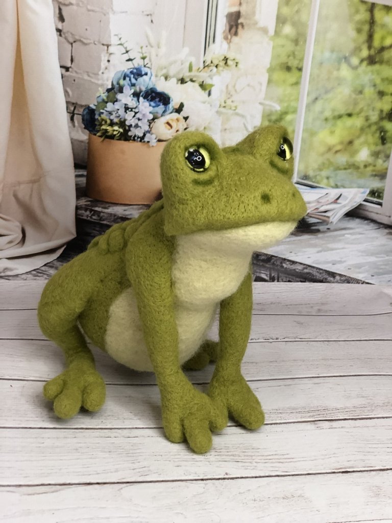 Лягушка. Игрушка из шерсти
